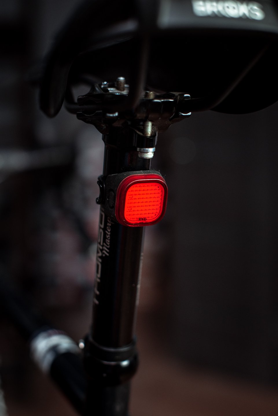 Фонарь задний Knog Blinder Mini Love Rear
