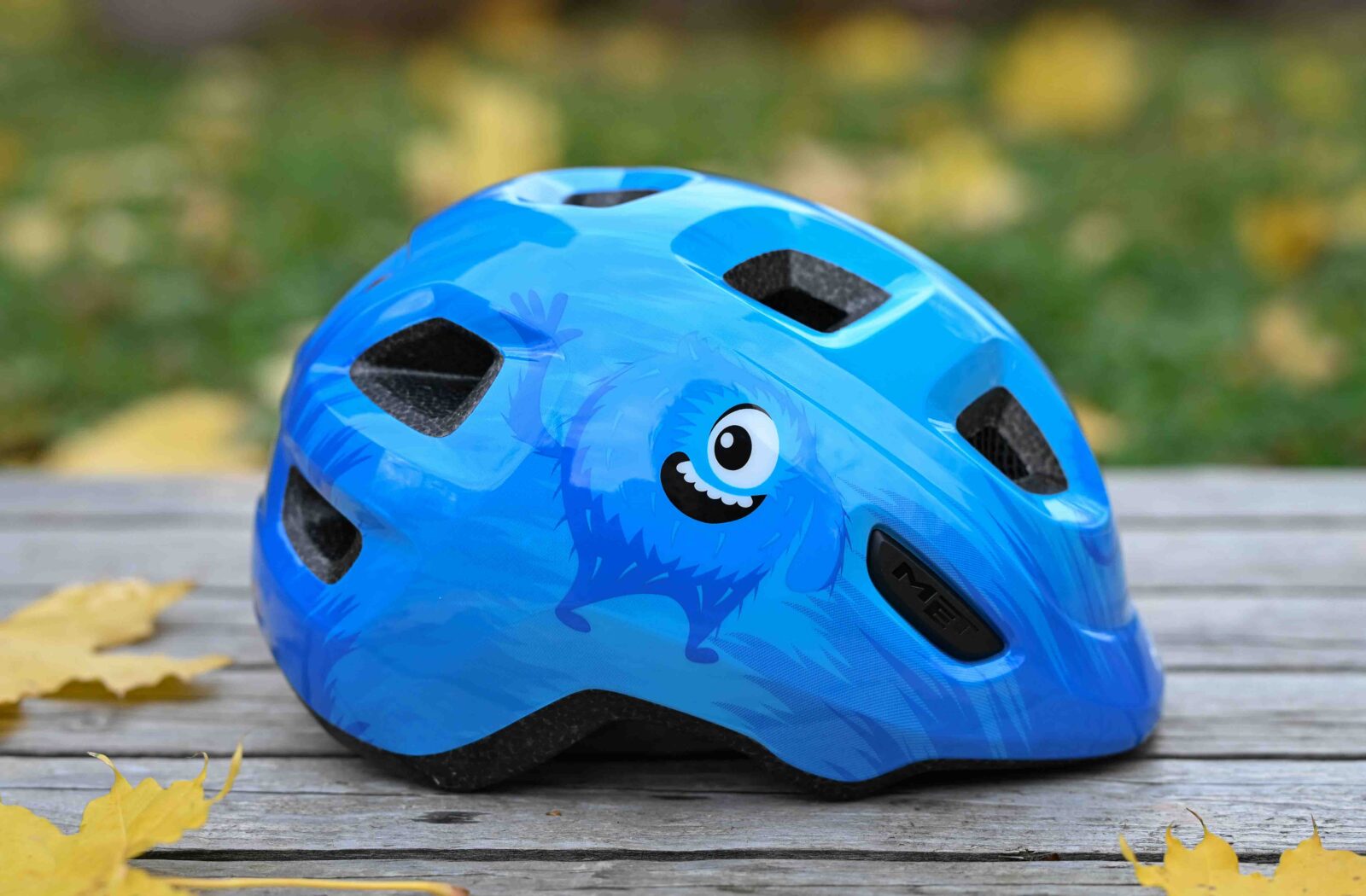 Шлем детский Met Hooray Blue Monsters