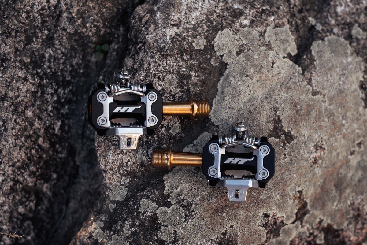 Контактные педали HT M2T Black/Gold