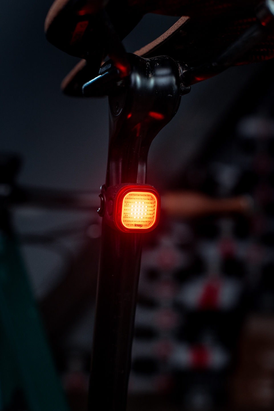 Фонарь задний Knog Blinder Mini Square Rear