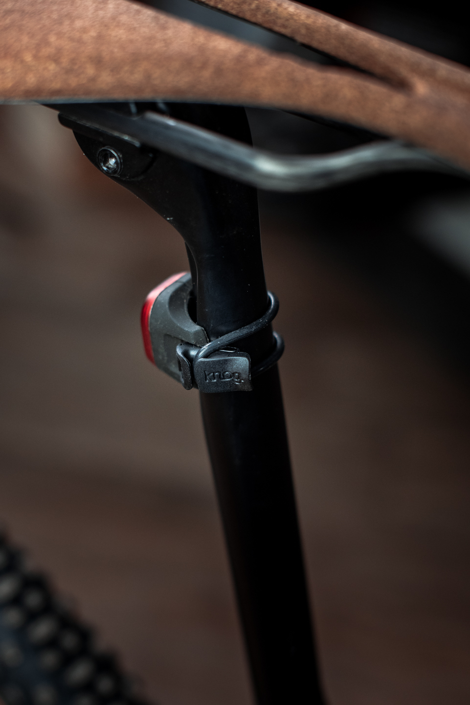 Фонарь задний Knog Blinder Mini Square Rear