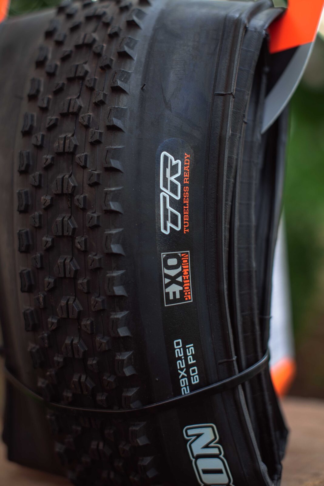 Покрышка Maxxis Ikon Black