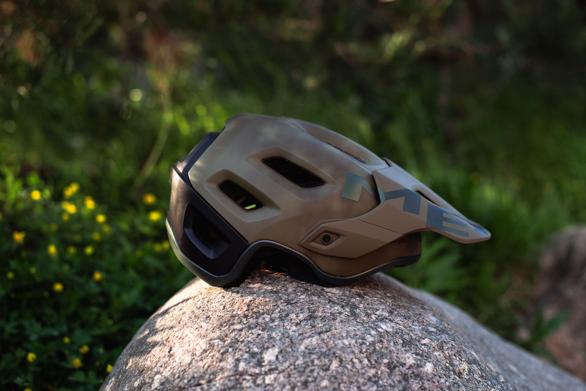 Велошлем Met Roam MIPS Kiwi Iridescent