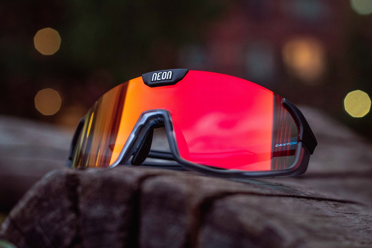 Очки Neon Canyon (Photochrom) Anthracite/Red