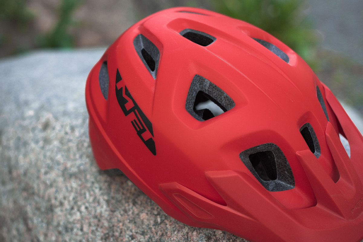Велошлем Met Echo Red
