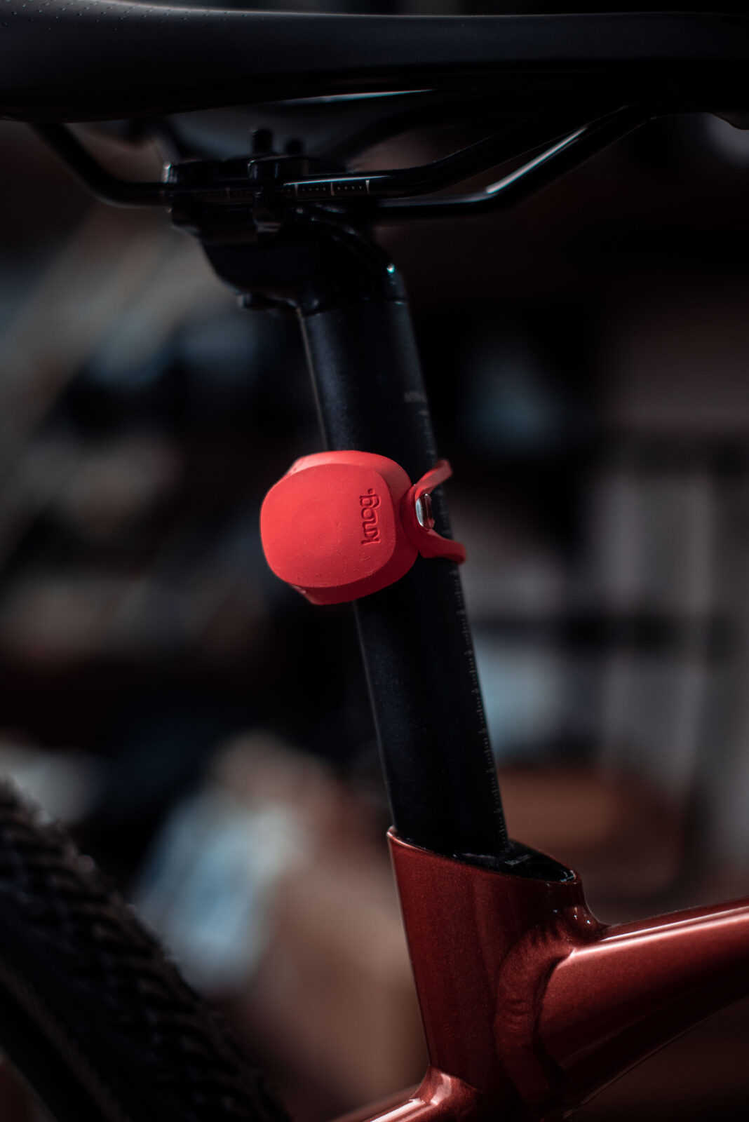 Фонарь задний Knog Frog V3 Rear Tequila Sunrise