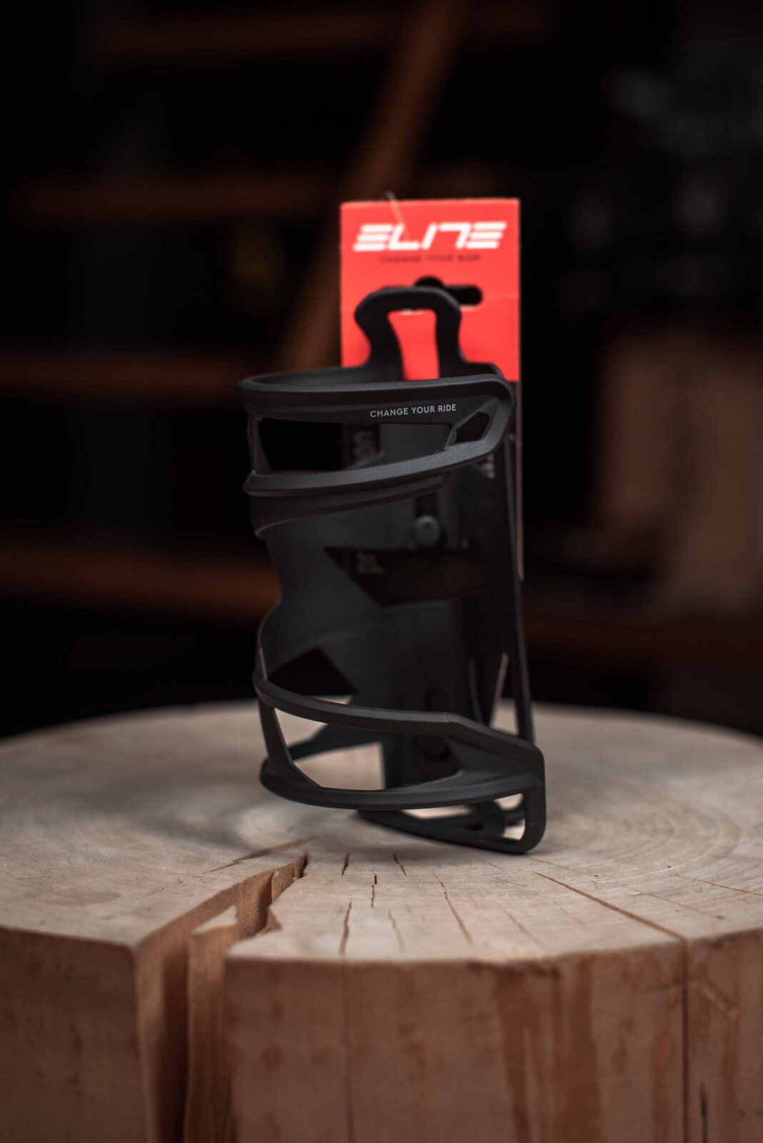 Флягодержатель Elite Prism Right Carbon Black
