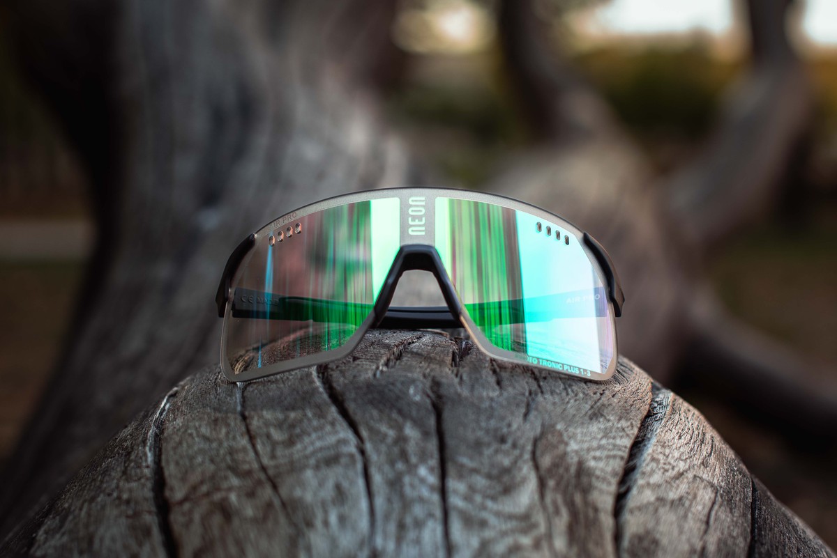 Очки Neon Air Pro (Photochrom) Black/Green
