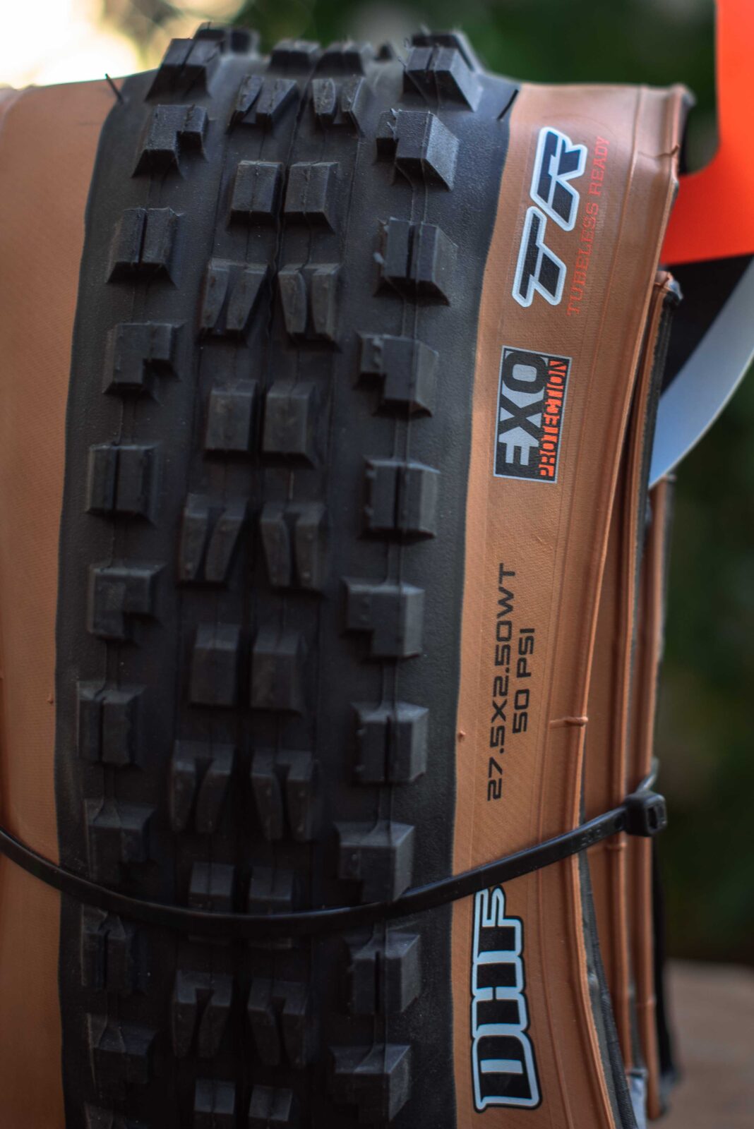 Покрышка Maxxis Minion DHF Tanwall