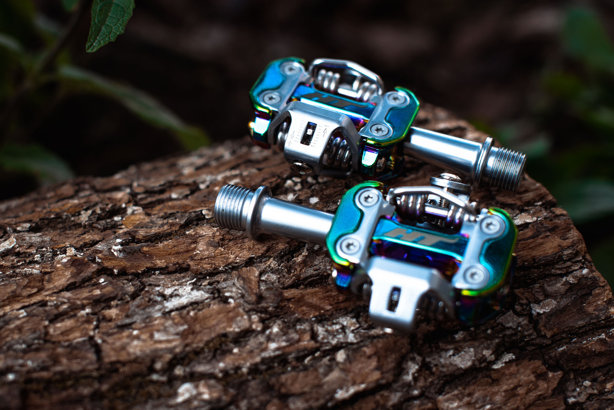 Контактные педали HT M2 Oil Slick