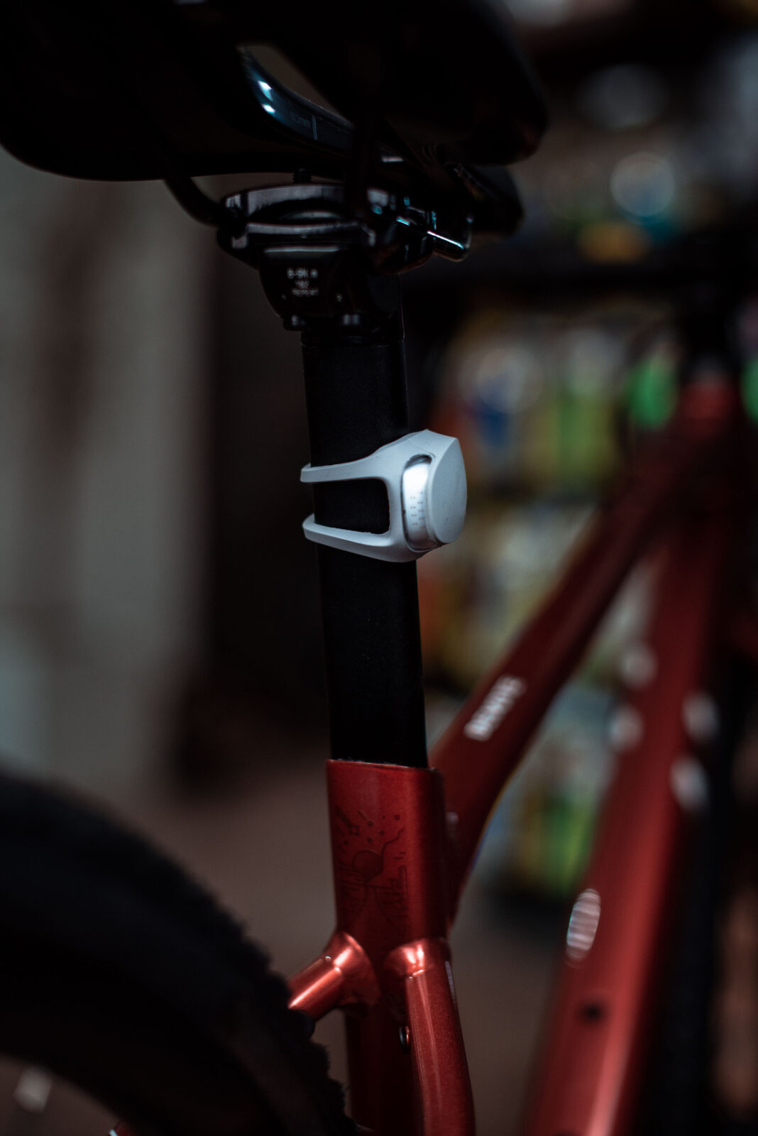 Фонарь задний Knog Frog V3 Rear Abyss Grey