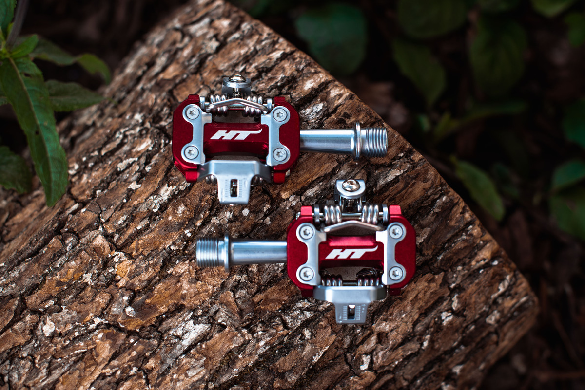Контактные педали HT M2 Red