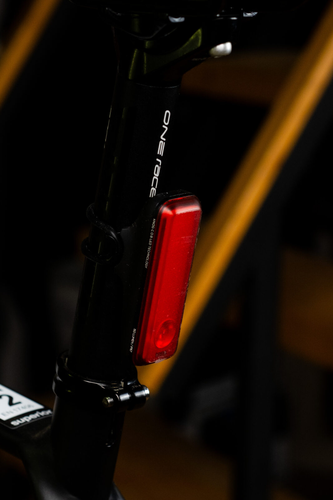 Фонарь задний Knog Blinder R-150 Rear