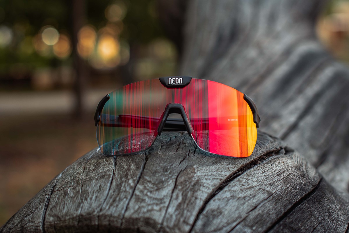 Очки Neon Core (Photochrom) Black/Red