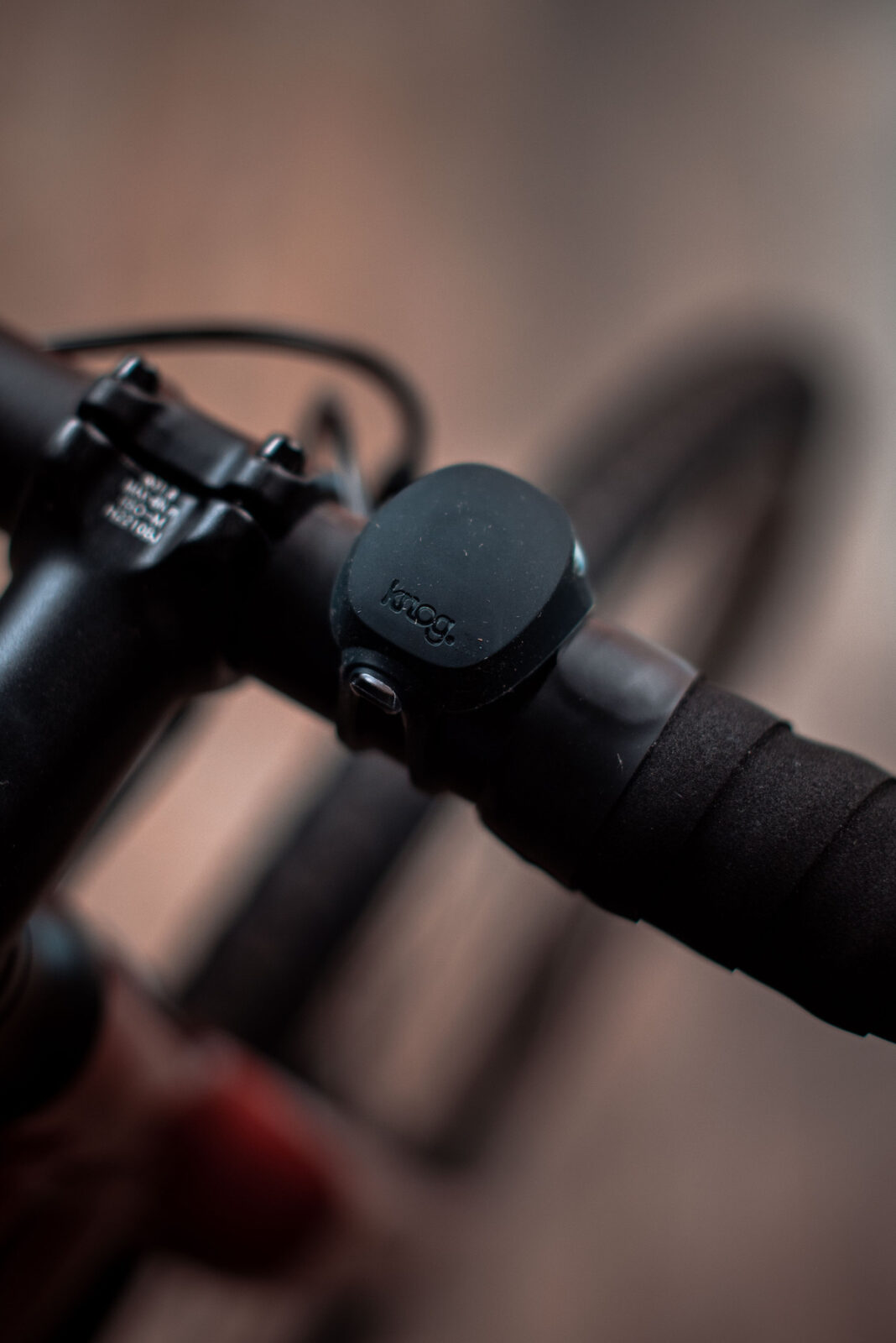 Фонарь передний Knog Frog V3 Front Spider Black