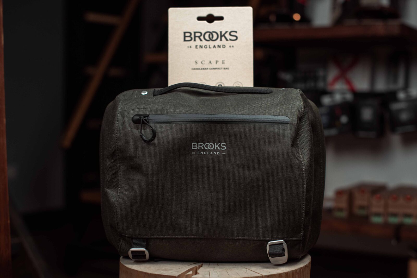 Сумка на руль Brooks Scape Handlebar Compact bag Brown